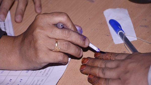 അഭയാര്‍ത്ഥി പ്രശ്‌നങ്ങള്‍ക്കൊപ്പം കുഴഞ്ഞ് മറിയുന്ന രാഷ്ട്രീയം; മിസോറാമില്‍ കാത്തുവെച്ചിരിക്കുന്നതെന്ത്?