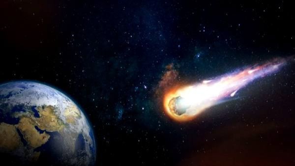 ചുട്ടുപഴുത്ത് നില്‍ക്കുന്ന അഗ്നിപര്‍വതം മുകളില്‍, ഐസ്ബാള്‍ ഉല്‍ക്ക ഭൂമിയിലേക്ക്; ഭയക്കണോ?