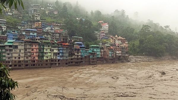 സിക്കിമിലെ മിന്നൽ പ്രളയം: മരണസംഖ്യ 40 ആയി; ടീസ്റ്റ നദിയിൽ നിന്ന് 22 മൃതദേഹങ്ങൾ കണ്ടെത്തി