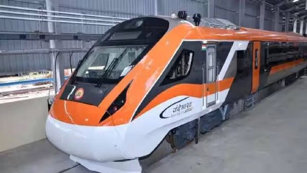 വന്ദേഭാരത് മറ്റു ട്രെയിനുകളുടെ വഴി മുടക്കുന്നില്ല; ട്രെയിനുകൾ ഓടുന്നത് കൃത്യസമയത്ത്