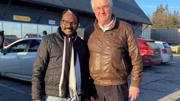 ഇദ്ദേഹത്തെ കണ്ടപ്പോള്‍ ഞാന്‍ നമ്മുടെ നാട്ടിലെ രാഷ്ട്രീയക്കാരെ ഓർത്തുപോയി:വൈറല്‍ കുറിപ്പുമായി ഡോ.ബിജു