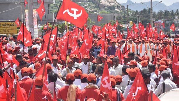 പാൽഘറിൽ ഉയരെപ്പാറി ചെങ്കൊടി: മഹാരാഷ്ട്ര തദ്ദേശ തിരഞ്ഞെടുപ്പില്‍ 100 ലേറെ സീറ്റില്‍ വിജയം