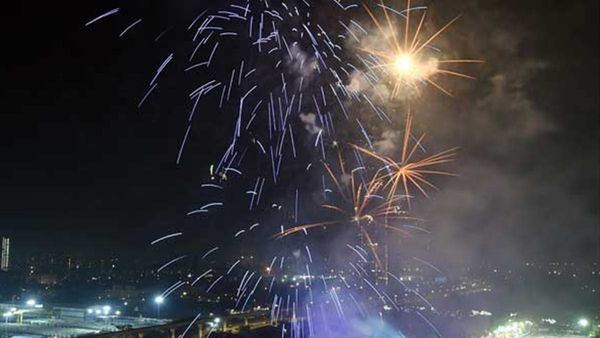 ക്ഷേത്രങ്ങളിലെ വെടിക്കെട്ട് നിരോധന ഉത്തരവ് റദ്ദാക്കി ഹൈക്കോടതി: സർക്കാറിന് തീരുമാനമെടുക്കാം