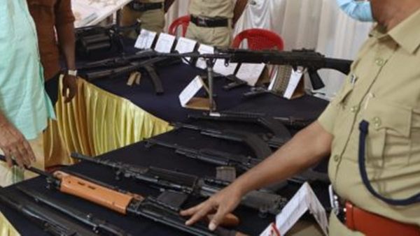 തോക്കും ഉണ്ടയും എവിടെ സാറേ..: തിരഞ്ഞെടുപ്പ് ഡ്യൂട്ടിക്ക് കൊണ്ടുപോയ തോക്ക് നഷ്ടമായി, കാരണം തമ്മിലടി?