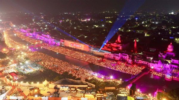 'അത്ഭുതകരം, അവിസ്മരണീയം..'; അയോധ്യയിലെ ദീപോത്സവ ചിത്രങ്ങള്‍ പങ്ക് വെച്ച് മോദി