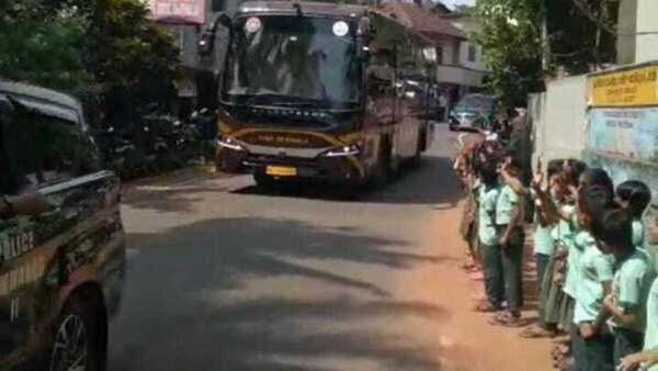 നവകേരള സദസ്സില്‍ വിദ്യാര്‍ത്ഥികളുടെ മുദ്രാവാക്യം; എംഎസ്എഫ് ബാലാവകാശകമ്മീഷന് പരാതി നല്‍കി