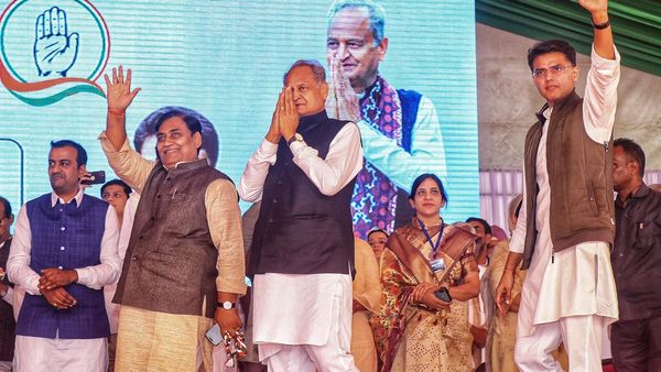 ജാതി സെൻസസ്, കർഷകർക്ക് ധനസഹായം; രാജസ്ഥാനിൽ വമ്പൻ വാഗ്‌ദാനങ്ങളുമായി കോൺഗ്രസ് പ്രകടനപത്രിക