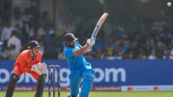 റെക്കോർഡുകള്‍ വാരിക്കൂട്ടി രോഹിത് ശർമ്മ: എബി ഡിവില്ലിയേഴ്സിനേയും പിന്നിലാക്കി