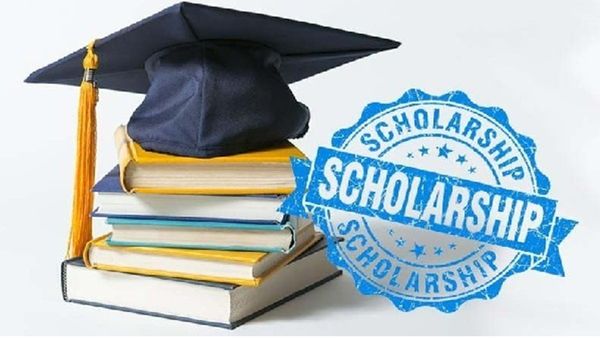 പ്രവാസി മലയാളികളുടെ മക്കള്‍ക്കായി സ്കോളർഷിപ്പ്: നോർക്ക-റൂട്ട്സില്‍ ഇപ്പോള്‍ അപേക്ഷിക്കാം