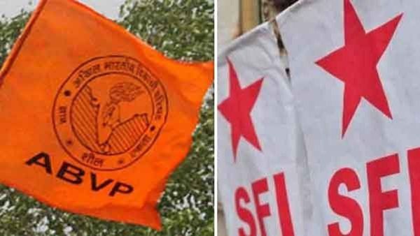 പാലക്കാട് എസ്എഫ്ഐ-എബിവിപി സംഘർഷം; 4 പേർക്ക് പരിക്ക്