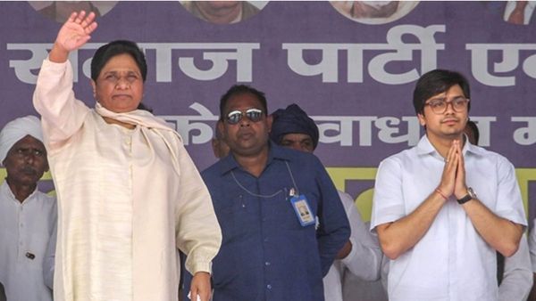 ബിഎസ്പിയെ ഇനി 28 കാരന്‍ ആകാശ് ആനന്ദ് നയിക്കും: മരുമകനെ പിന്‍ഗാമിയായി പ്രഖ്യാപിച്ച് മായാവതി