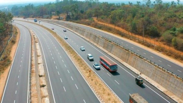 പറവൂര്‍ അടിമുടി മാറും, റോഡ് നിര്‍മാണം സജീവം, 45 മീറ്ററില്‍ ആറുവരിപ്പാത 2025ല്‍