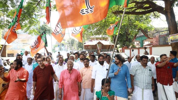 2024 നെക്കുറിച്ച് ഇനിയും സംശയം ബാക്കിയോ? രാഹുലിനെ വീണ്ടും കോണ്‍ഗ്രസ് ഇറക്കുമോയെന്ന് എംടി രമേശ്