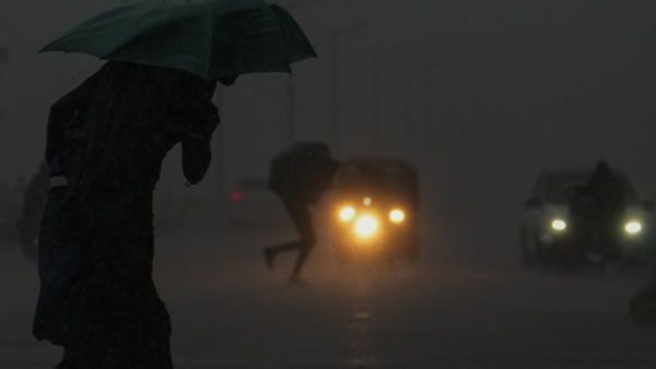 മിഷോങ് ചുഴലിക്കാറ്റ്; ചെന്നൈയിൽ മരണം അഞ്ചായി, വിമാന സർവീസുകൾക്കുള്ള വിലക്ക് തുടരും...