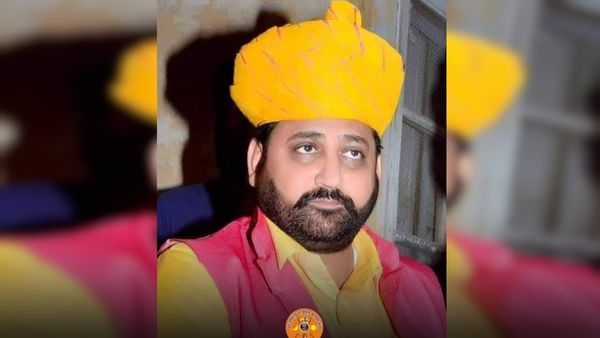 രാഷ്ട്രീയ രജ്‌പുത് കർണി സേന തലവൻ സുഖ്ദേവ് സിംഗ് ഗോഗമേദി വെടിയേറ്റ് മരിച്ചു; സഹായികൾക്ക് പരിക്ക്