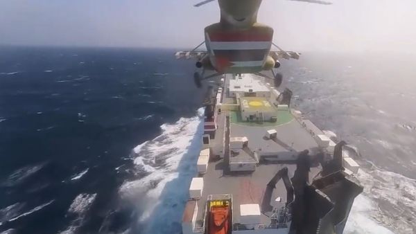 ഇസ്രായേലിന് കടലില്‍ പണി കൊടുക്കുമെന്ന് ഹൂതി വിമതര്‍; തൊട്ടുപിന്നാലെ രണ്ട് ഡ്രോണ്‍