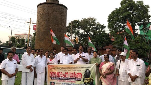 വണ്ടിപെരിയാര്‍ പെണ്‍കുട്ടിക്ക് ഐക്യദാര്‍ഢ്യവുമായി കോണ്‍ഗ്രസ് സായാഹ്ന ധര്‍ണ്ണ നടത്തി