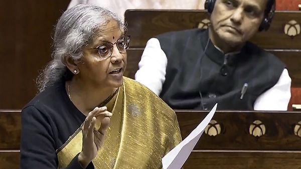 'ഇന്ത്യ അതിവേഗം വളരുന്ന സമ്പദ്‌വ്യവസ്ഥ, ലോകത്തിൽ ഒന്നാമത്'; നിർമല സീതാരാമൻ