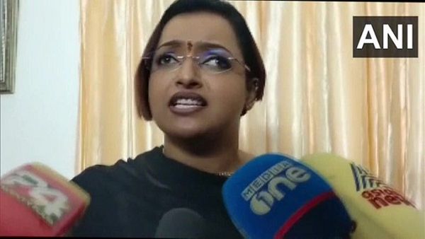 'യൂസഫ് അലിയ്ക്കും രവി പിള്ളയ്ക്കുമെതിരായ തെളിവ് സൂക്ഷിച്ചത് എവിടെന്ന് ചോദിച്ചു'; സ്വപ്ന സുരേഷ്