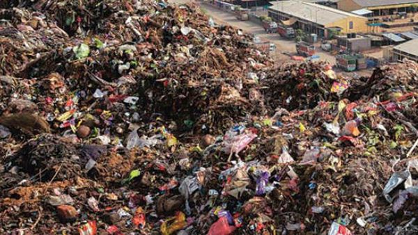 പൊതുസ്ഥലത്ത് മാലിന്യമിടുന്നവരെ കാണിച്ച് കൊടുക്കൂ; പാരിതോഷികമായി ലഭിക്കും 2500 രൂപ..!!