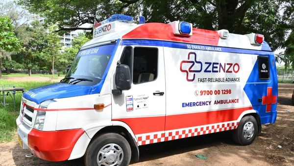 ആംബുലന്‍സ് ഗട്ടറില്‍ വീണപ്പോള്‍ 'മൃതദേഹം' അനങ്ങി; മരിച്ചെന്ന് ഡോക്ടര്‍മാര്‍ വിധിയെഴുതിയ 80 കാരന് പുനര്‍ജന്മം