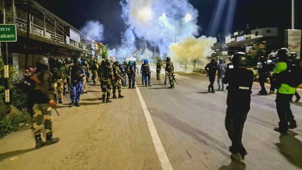 മണിപ്പൂരില്‍ ഇടവേളയ്ക്ക് ശേഷം വീണ്ടും സംഘര്‍ഷം; നാല് പേര്‍ കൊല്ലപ്പെട്ടു, കര്‍ഫ്യൂ പ്രഖ്യാപിച്ചു