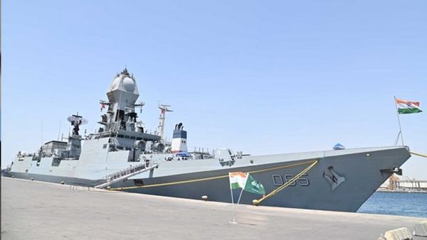 സൊമാലിയന്‍ തീരത്ത് 15 ഇന്ത്യക്കാരടങ്ങുന്ന കപ്പല്‍ റാഞ്ചി; ഐഎന്‍എസ് ചെന്നൈ സംഭവസ്ഥലത്തേക്ക്