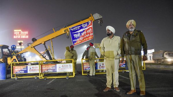 2500 ട്രാക്ടറുകളിലായി 25000 ത്തോളം കര്‍ഷകര്‍; ഡല്‍ഹി ചലോ ഇന്ന്, തലസ്ഥാനത്ത് കനത്ത സുരക്ഷ