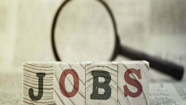 പ്രതിരോധമന്ത്രാലയത്തില്‍ പ്ലസ് ടുകാര്‍ക്ക് അവസരം; ശമ്പളം 80000 ത്തിനും മുകളില്‍!