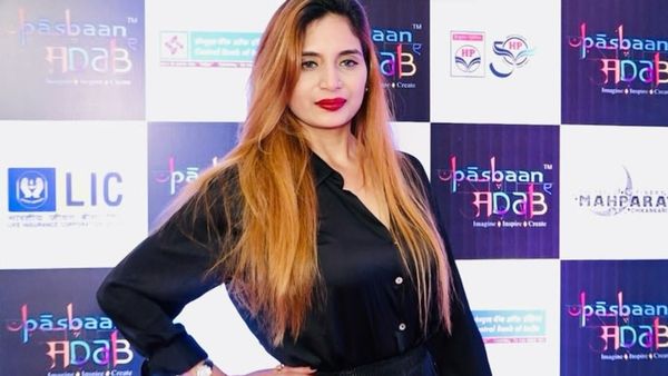 ഗായിക മല്ലിക രജ്പുത് ദുരൂഹ സാഹചര്യത്തില്‍ മരിച്ച നിലയില്‍; ആത്മഹത്യ സംശയിച്ച് പോലീസ്