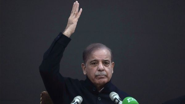 ഷെഹ്ബാസ് ഷെരീഫിനെ പ്രധാനമന്ത്രി സ്ഥാനത്തേക്ക് നിര്‍ദേശിച്ച് നവാസ്, മകള്‍ക്ക് മുഖ്യമന്ത്രി സ്ഥാനം