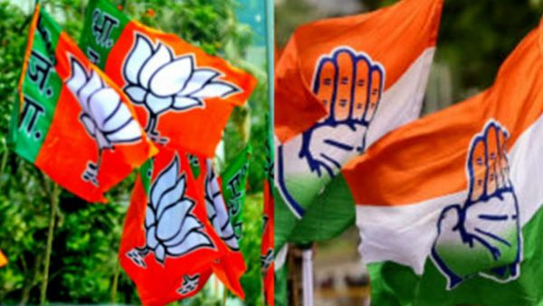 പെന്‍ഷന്‍ മുടങ്ങിയതില്‍ റോഡില്‍ കസേരയിട്ട് പ്രതിഷേധിച്ച 90കാരിക്ക് സഹായവുമായി കോണ്‍ഗ്രസും ബിജെപിയും