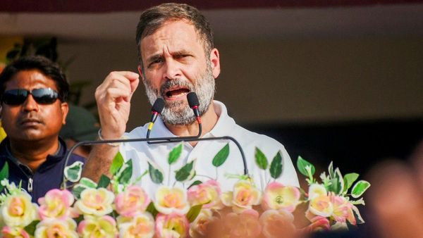 ഭാരത് ജോഡോ യാത്ര നിര്‍ത്തിവെച്ച് രാഹുല്‍ ഗാന്ധി വയനാട്ടിലേക്ക്; ജനരോഷം സംഘര്‍ഷത്തില്‍