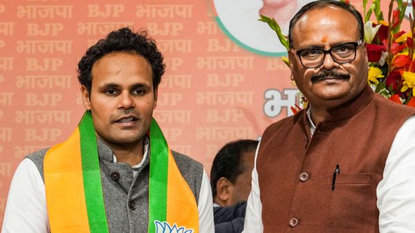 മോദിക്കൊപ്പം ഉച്ചഭക്ഷണം കഴിച്ചു; തൊട്ടുപിന്നാലെ ബിഎസ്പി എംപി ബിജെപിയില്‍