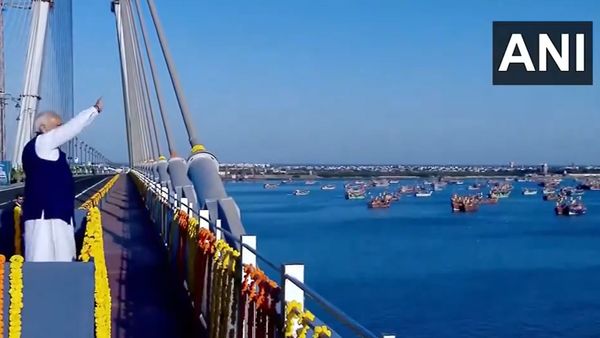 സുദര്‍ശന്‍ സേതു ഉദ്ഘാടനം ചെയ്ത് മോദി; ഇന്ത്യയിലെ ഏറ്റവും നീളം കൂടിയ കേബിള്‍ സ്റ്റേ പാലം