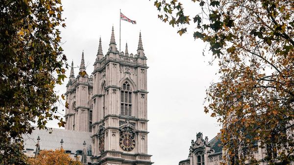 യുകെയില്‍ വന്‍ ജോലി അവസരങ്ങള്‍ വരുന്നു: പ്രത്യേക കരാർ, അവസരം മുതലെടുക്കൂ, വിദേശത്തേക്ക് പറക്കൂ