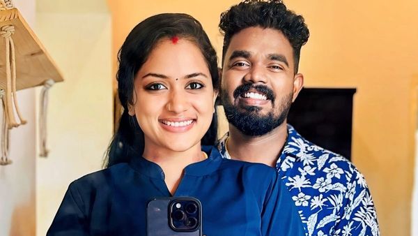 വിവാഹത്തിന്റെ രണ്ടാം ദിവസം ഒരു സർപ്രൈസ്; ഇരട്ടി സന്തോഷത്തിൽ സീരിയൽ നടി ആര്യ