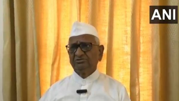 'മദ്യത്തിനെതിരെ ശബ്ദമുയർത്തിയ ആളാണ് മദ്യനയം ഉണ്ടാക്കിയത്'; രൂക്ഷവിമർശനവുമായി അണ്ണാ ഹസാരെ