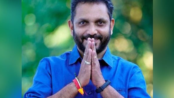   വയനാട്ടിൽ രക്ഷപ്പെടുമോ? കൈ നോക്കിച്ച് സുരേന്ദ്രൻ..90 വയസുവരെ ആയുസുണ്ടെന്ന്