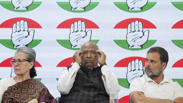 കോണ്‍ഗ്രസിന് ആശ്വാസം; തിരഞ്ഞെടുപ്പ് വരെ നികുതി പിരിക്കില്ലെന്ന് ആദായ നികുതി വകുപ്പ്