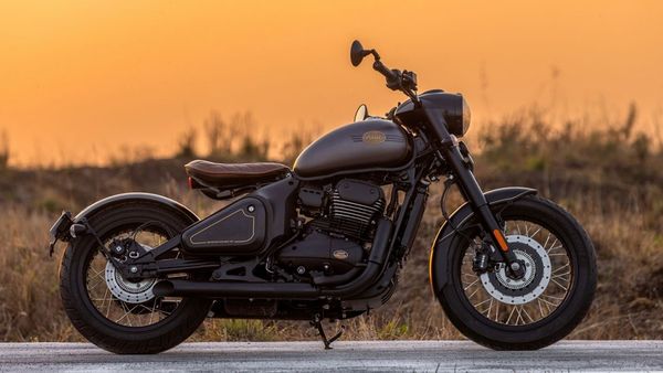 ജാവ സിംപിളാണ്, ബട്ട് പവർഫുൾ; ഈ ബൈക്ക് കണ്ടാൽ നിങ്ങളും അത് തന്നെ പറയാം, എന്തൊരു രാജകീയത