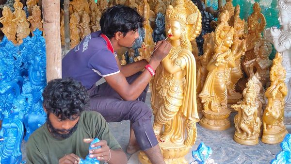 കണ്ണന്റെ ഊരില്‍ രാജസ്ഥാന്‍ കലാകാരന്‍മാരുടെ കരിവിരുത്; വഴിനീളെ കാര്‍മുകില്‍വര്‍ണന്‍