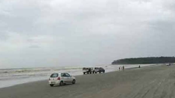 കടൽക്ഷോഭ ഭീഷണി; കണ്ണൂർ ജില്ലയിലെ തീരദേശ മേഖലയിലെ വിനോദ സഞ്ചാര കേന്ദ്രങ്ങളിൽ പ്രവേശന വിലക്ക്