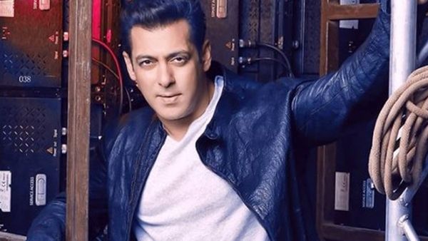 സല്‍മാന്‍ ഖാനെ ലക്ഷ്യമിട്ട് വീണ്ടും അക്രമികള്‍: വെടിവെയ്പ്പ്, ബൈക്കില്‍ കടന്ന പ്രതികളെ തേടി പൊലീസ്