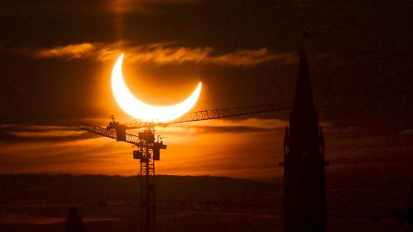 സമ്പൂര്‍ണ സൂര്യഗ്രഹണം നാളെ , ഇന്ത്യയില്‍ ദൃശ്യമാകുമോ? എവിടെ കാണാനാവും; അറിയേണ്ടതെല്ലാം