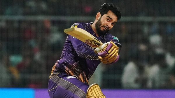 രജനീകാന്തിന്റെ കട്ട ഫാന്‍, ബാറ്റെടുത്താല്‍ പന്ത് എയറില്‍; കെകെആറിന്റെ വെങ്കിടേഷ് അയ്യരുടെ ആസ്തി ഇത്ര