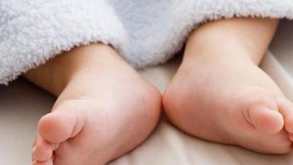 കൊച്ചിയിൽ നവജാതശിശുവിനെ എറിഞ്ഞുകൊന്നു; ഞെട്ടിക്കുന്ന സിസിടിവി ദൃശ്യങ്ങൾ, അന്വേഷണം