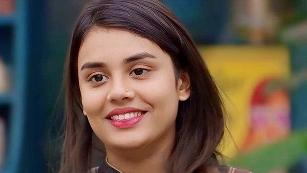 ജാസ്മിന് എങ്ങനെയാണ് ഇത്ര വിമർശനത്തിന് ഇടയിലും ആരാധകർ കൂടുന്നത്? അവള്‍ വിന്നറാകാന്‍ പോകുന്നവള്‍