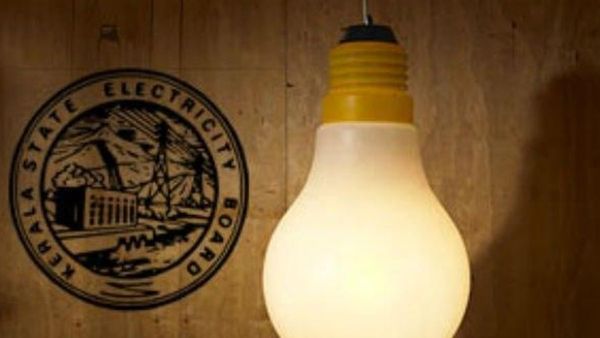 രാത്രിയില്‍ വൈദ്യുതി പോകുന്നുണ്ടോ? കെഎസ്ഇബി ലൈന്‍ ഓഫ് ചെയ്യുന്നതാണോ? എന്താണ് പ്രശ്നം