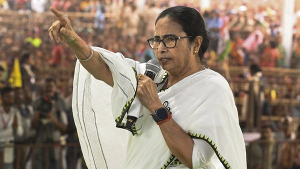 ഇന്ത്യ സഖ്യമുണ്ടാക്കിയത് ഞാനാണ്, സര്‍ക്കാരുണ്ടാക്കിയാല്‍ ഒപ്പമുണ്ടാവും; യൂടേണടിച്ച് മമത ബാനര്‍ജി